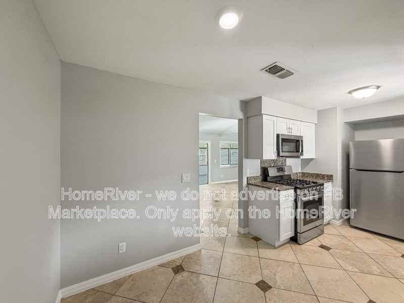 2306 Greenbush Ct - Photo 7 of 25