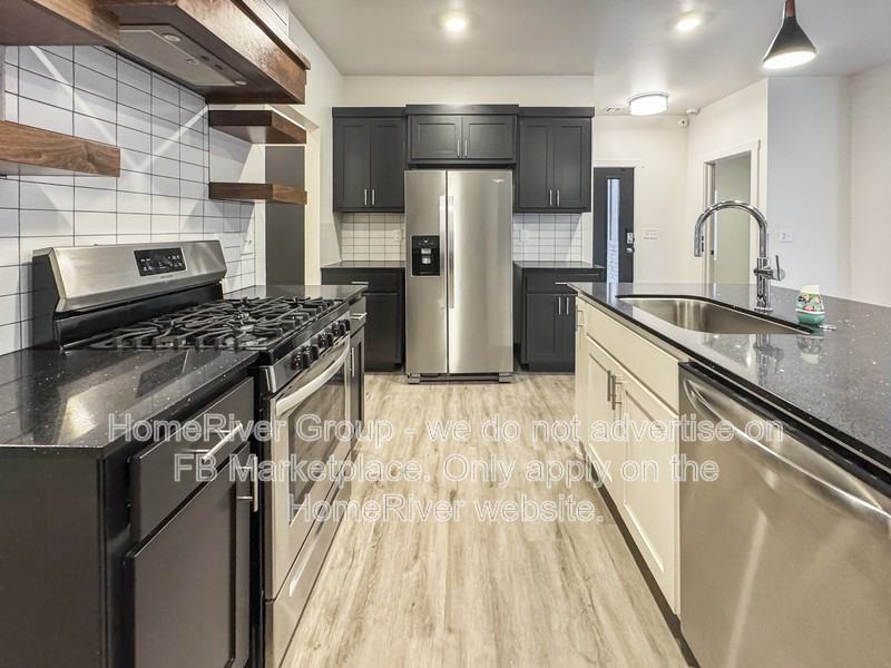 305 E 7th St - Photo 5 of 23