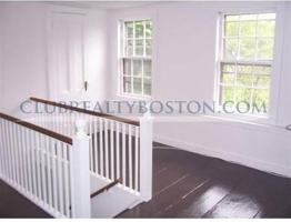 featured image of 290 Washington St #3