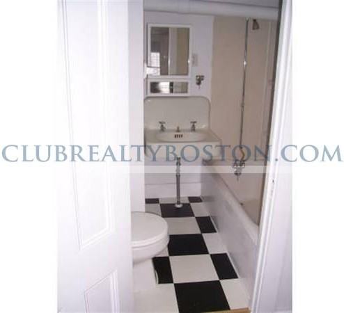 290 Washington St #3 - Photo 2 of 5