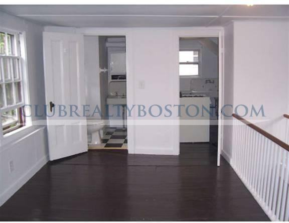 290 Washington St #3 - Photo 3 of 5