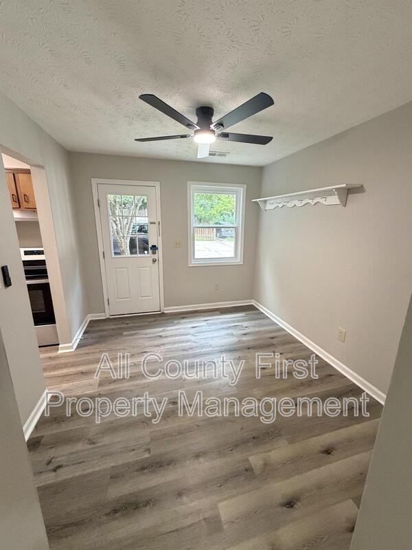 734 S Candler St - Photo 4 of 22