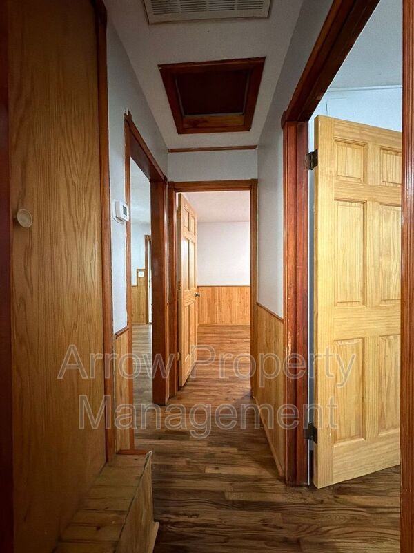 2122 N 32nd St - Photo 5 of 15