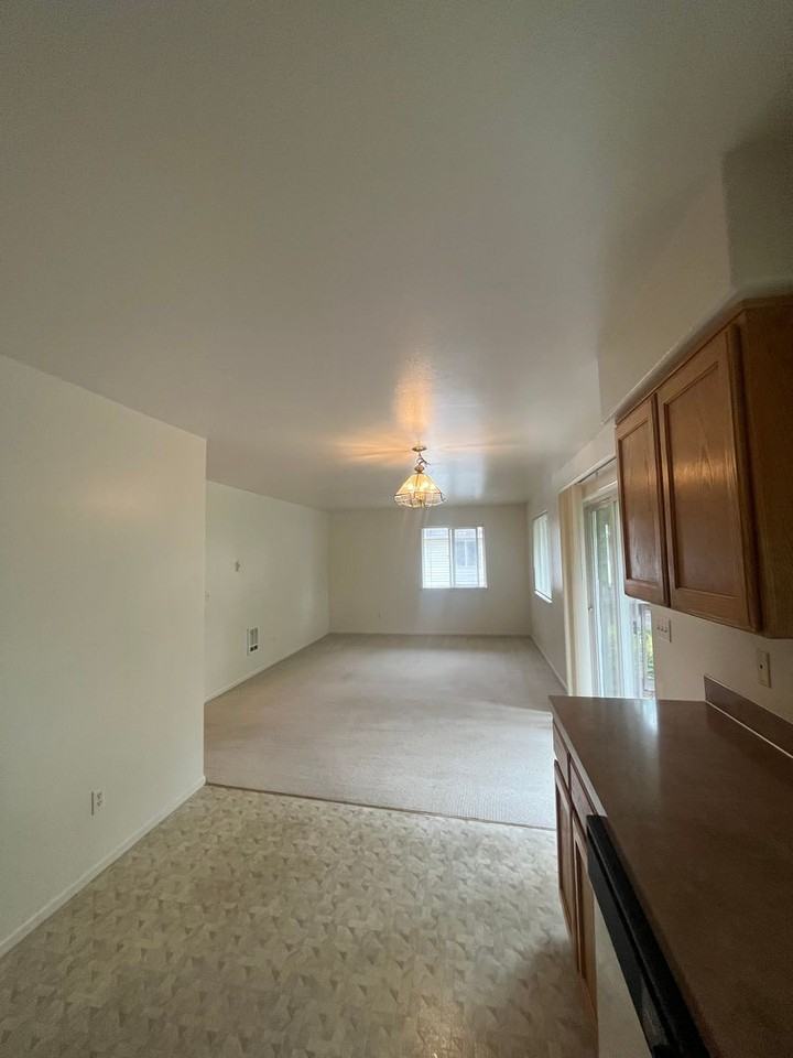 1683 Ono Ave - Photo 4 of 24