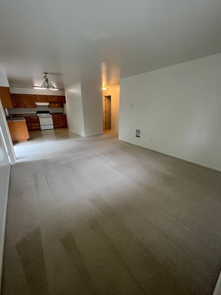 1683 Ono Ave - Photo 5 of 24