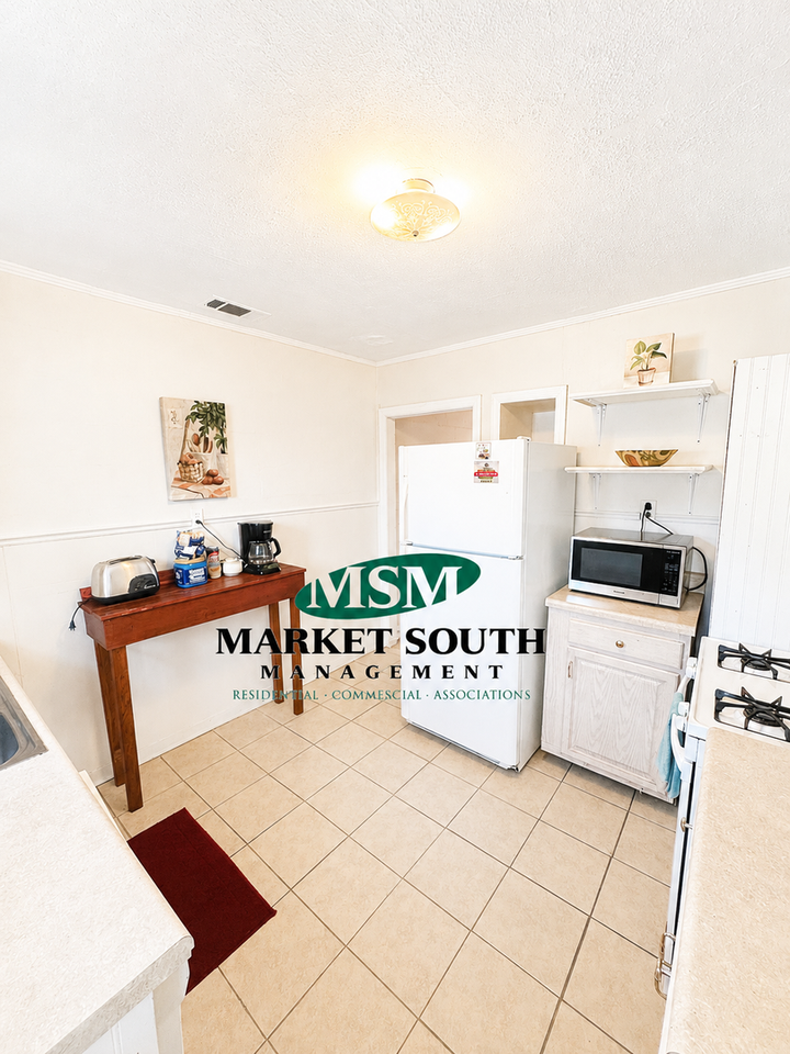 317 W Huntingdon St - Photo 6 of 15