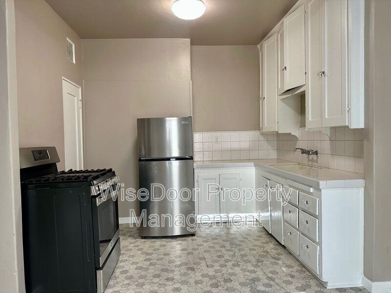 1030 Leonard Ave #5 - Photo 2 of 16