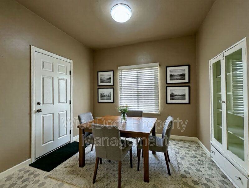 1030 Leonard Ave #5 - Photo 4 of 16