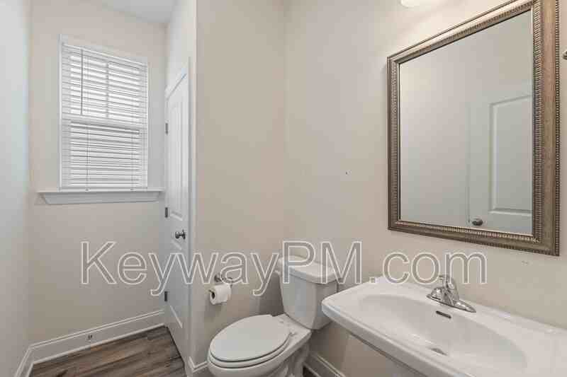 585 Hampton Dr - Photo 7 of 35
