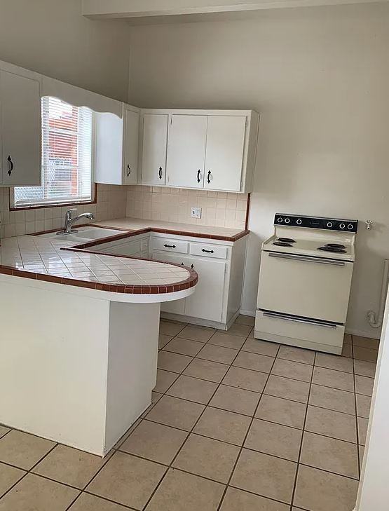1555 // 3460 East Glenn Street - Photo 3 of 10