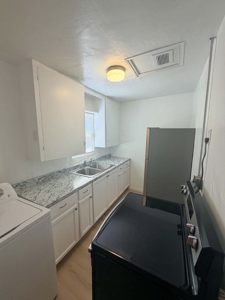 3615 // 3619 South Clark Avenue - Photo 4 of 16