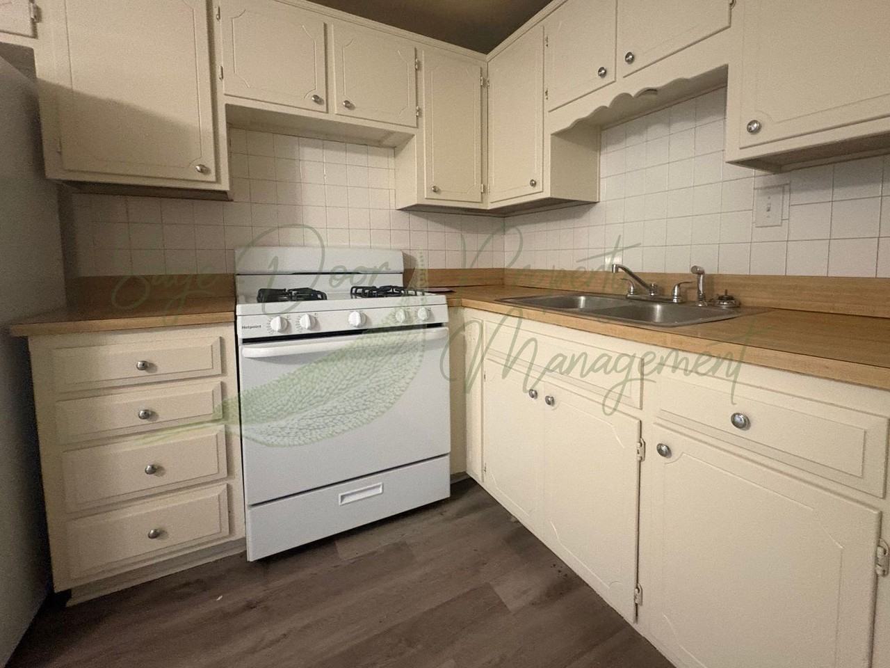 9409 E 67th Ter - Photo 6 of 19