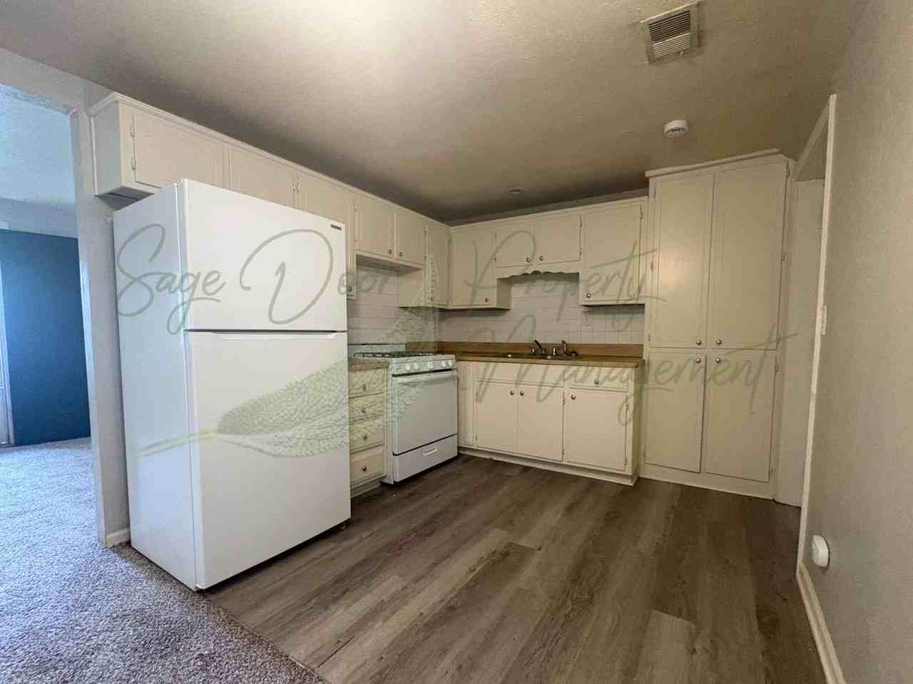 9409 E 67th Ter - Photo 7 of 19