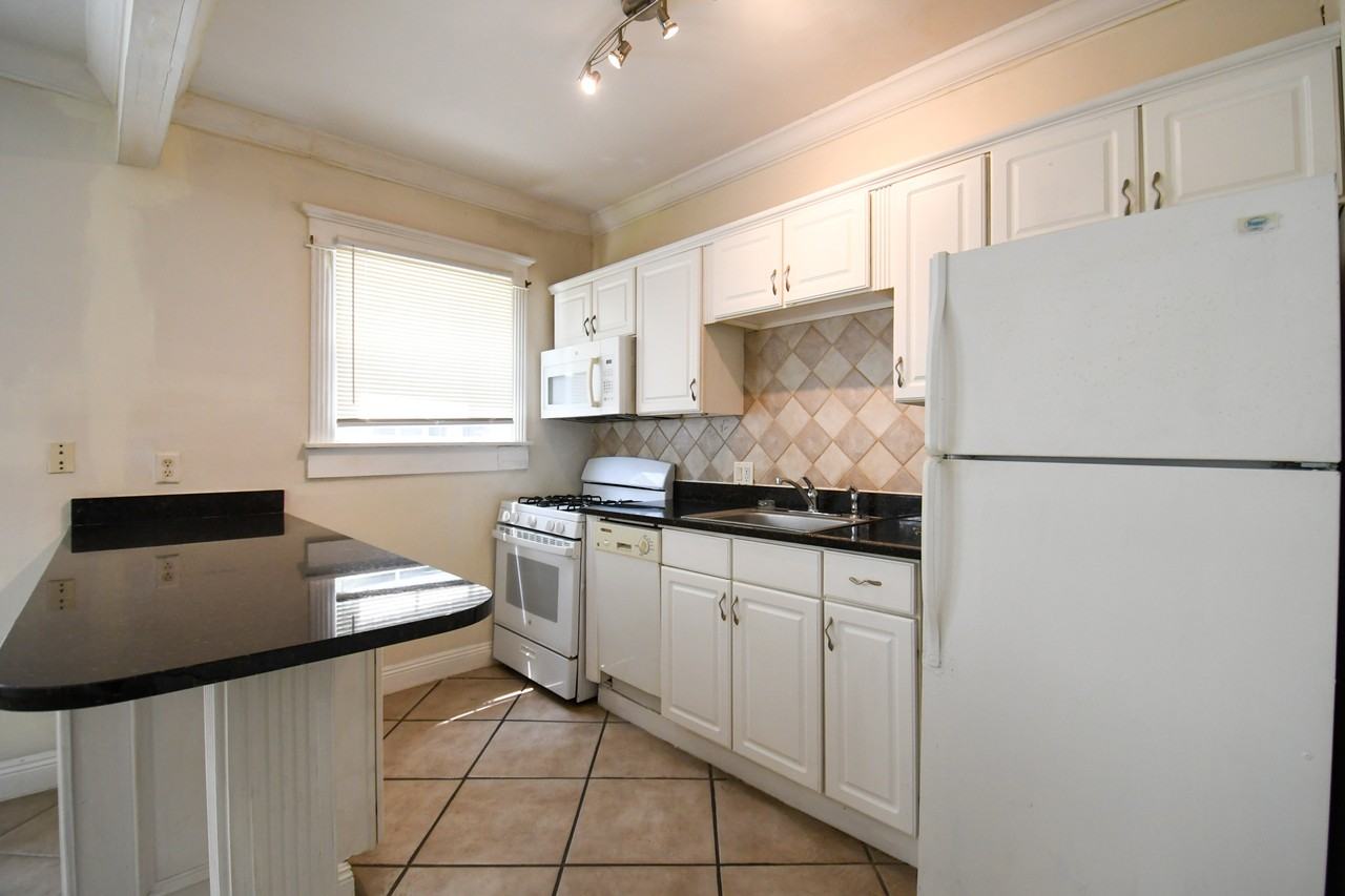 4007 Prytania Street - Photo 7 of 9