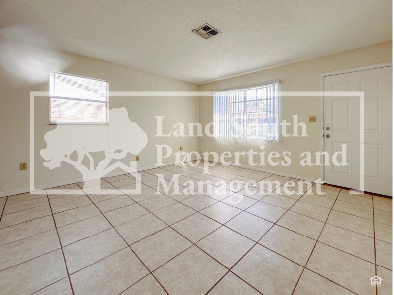1707 King Ave Apt A #1701A1707B - Photo 2 of 9