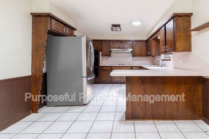 9317 Ne Sherwell Dr - Photo 5 of 24