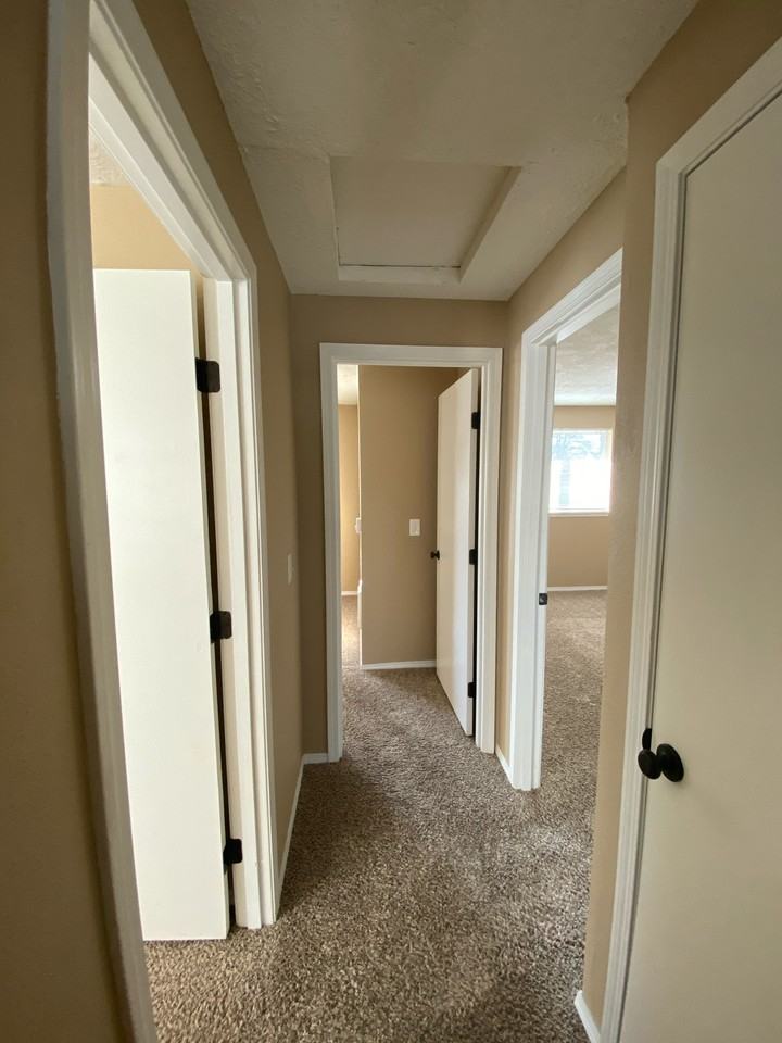 1289 SE Holman Ave - Photo 6 of 12