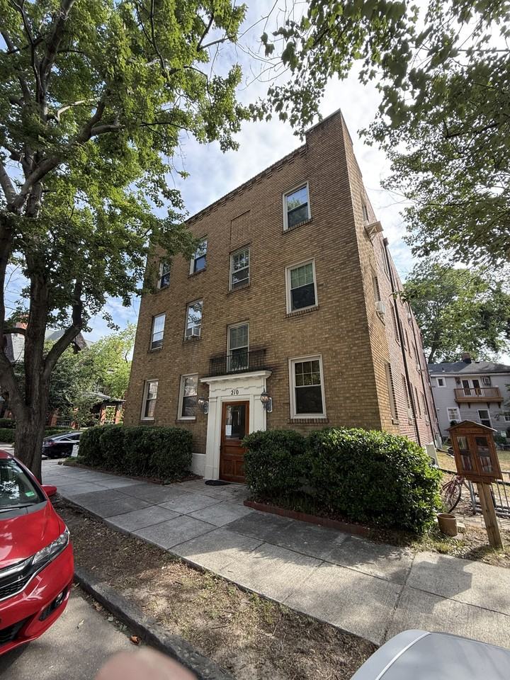 Drummond Pl, 210 - Photo 2 of 16