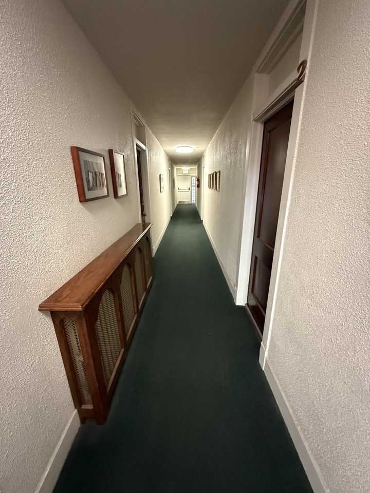 Drummond Pl, 210 - Photo 4 of 16