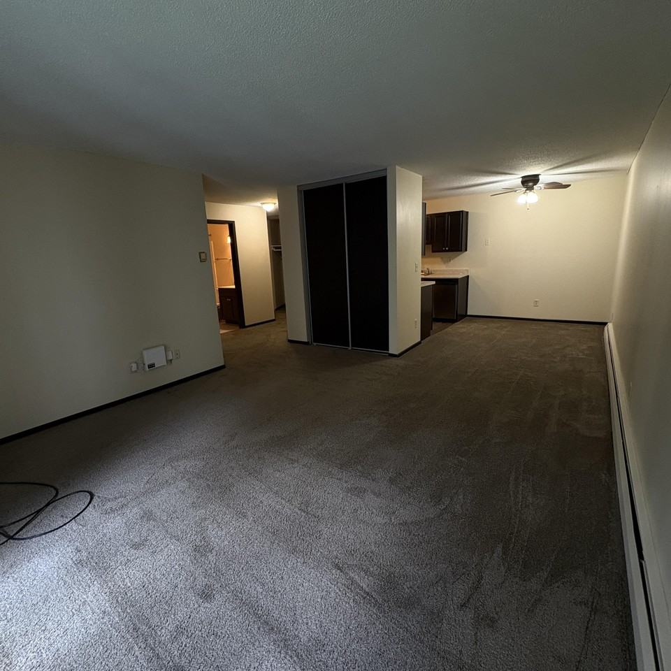 Oakmont Apts - Photo 6 of 15