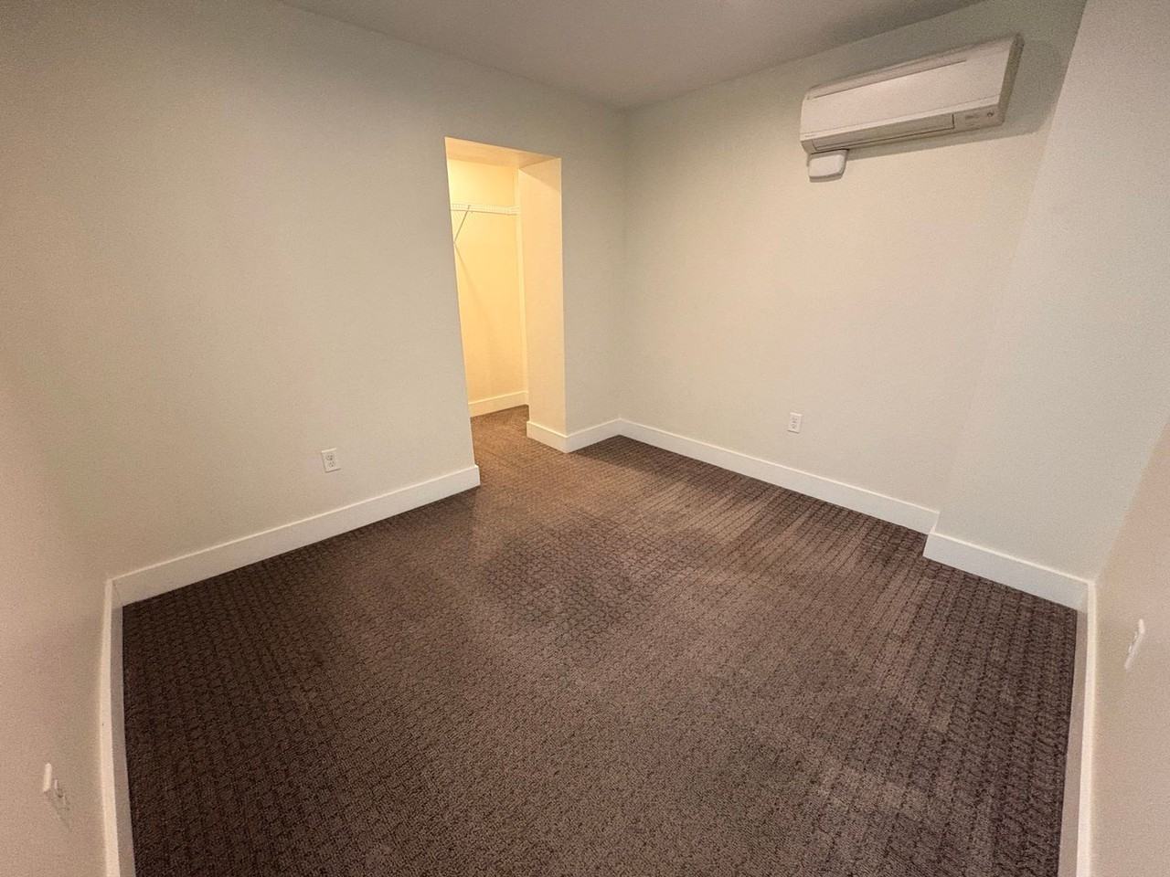 31 S Duke St #6 - Photo 4 of 8