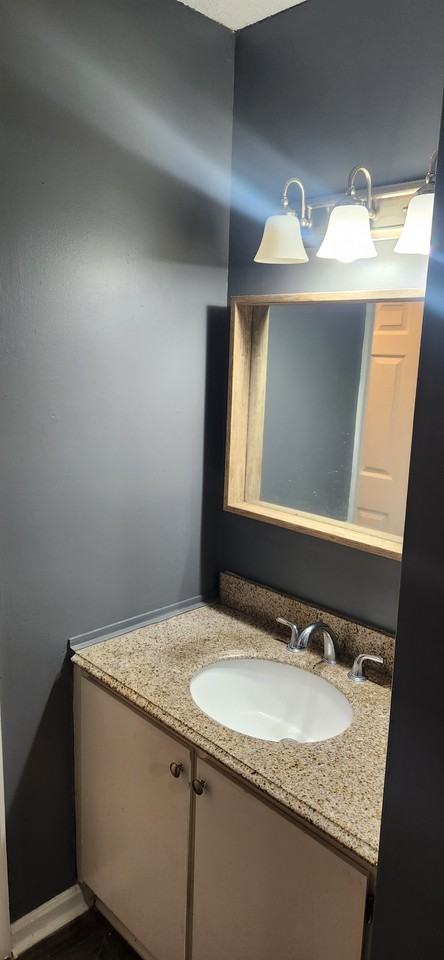 Colony West - Photo 7 of 9