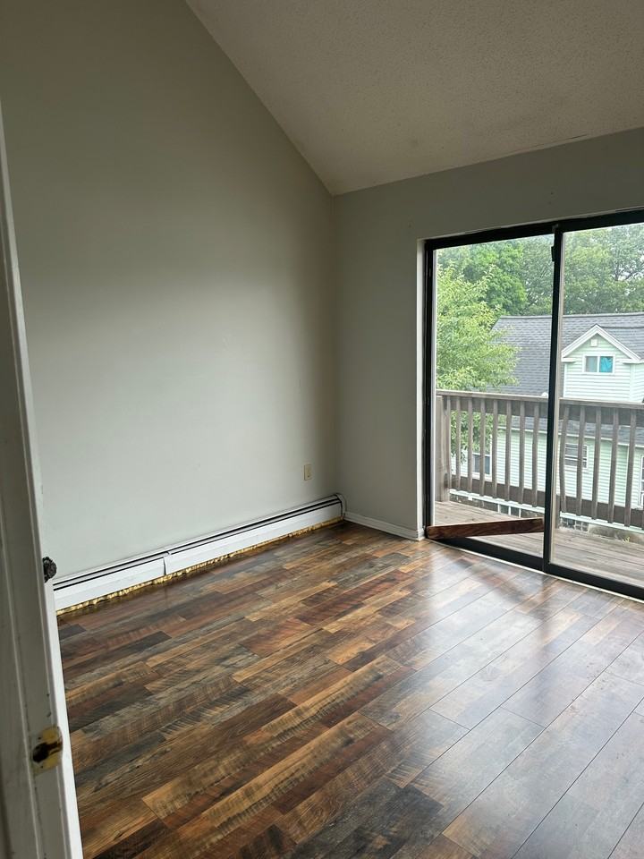 604 Chelmsford Street - Photo 5 of 8