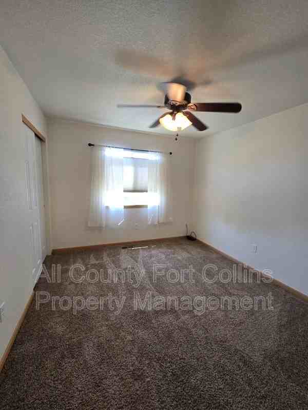 3727 Mount Spalding St - Photo 6 of 14