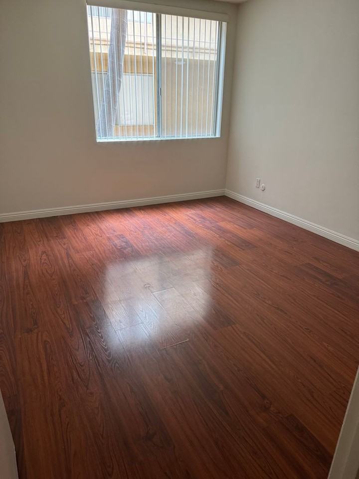 045 - Jackson Apartments - Photo 3 of 6