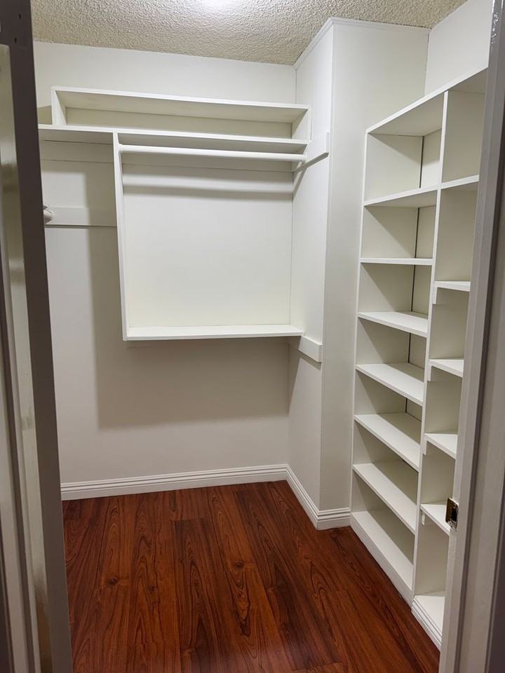 045 - Jackson Apartments - Photo 4 of 6