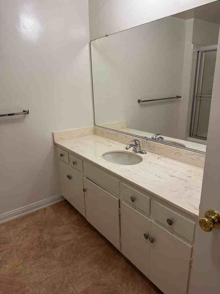 045 - Jackson Apartments - Photo 5 of 6