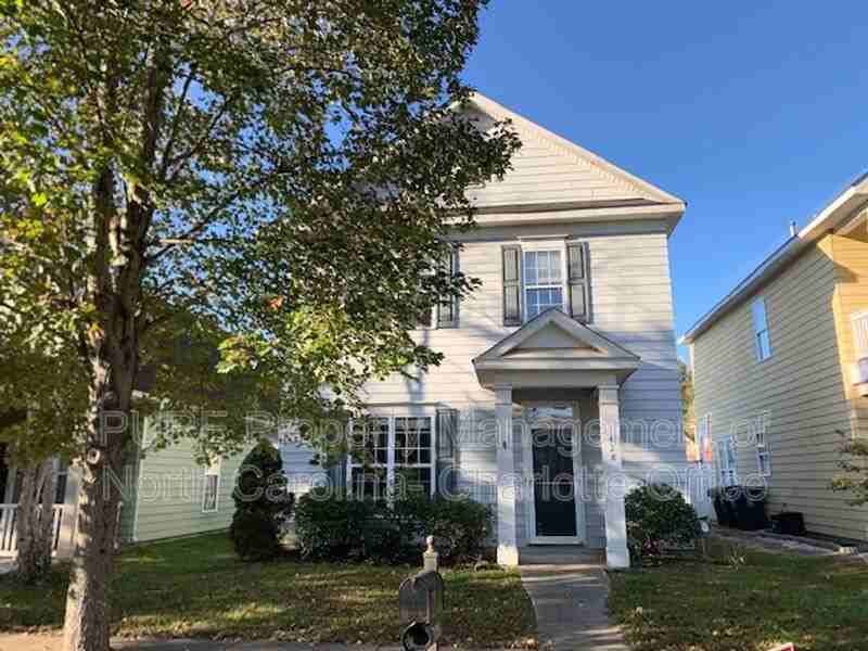 7428 Darblay St - Photo 2 of 33