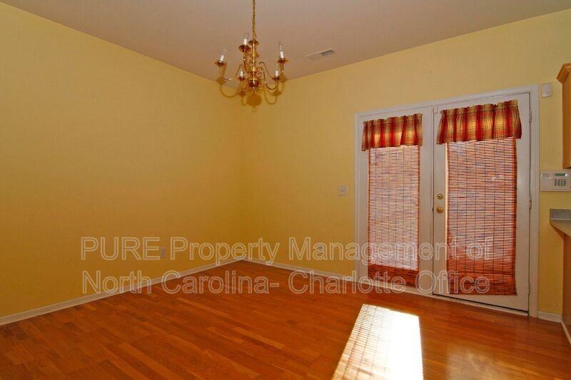 7428 Darblay St - Photo 5 of 33