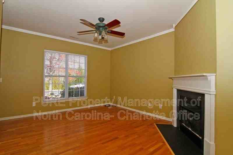 7428 Darblay St - Photo 6 of 33