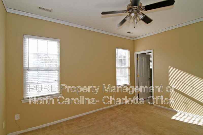 7428 Darblay St - Photo 7 of 33