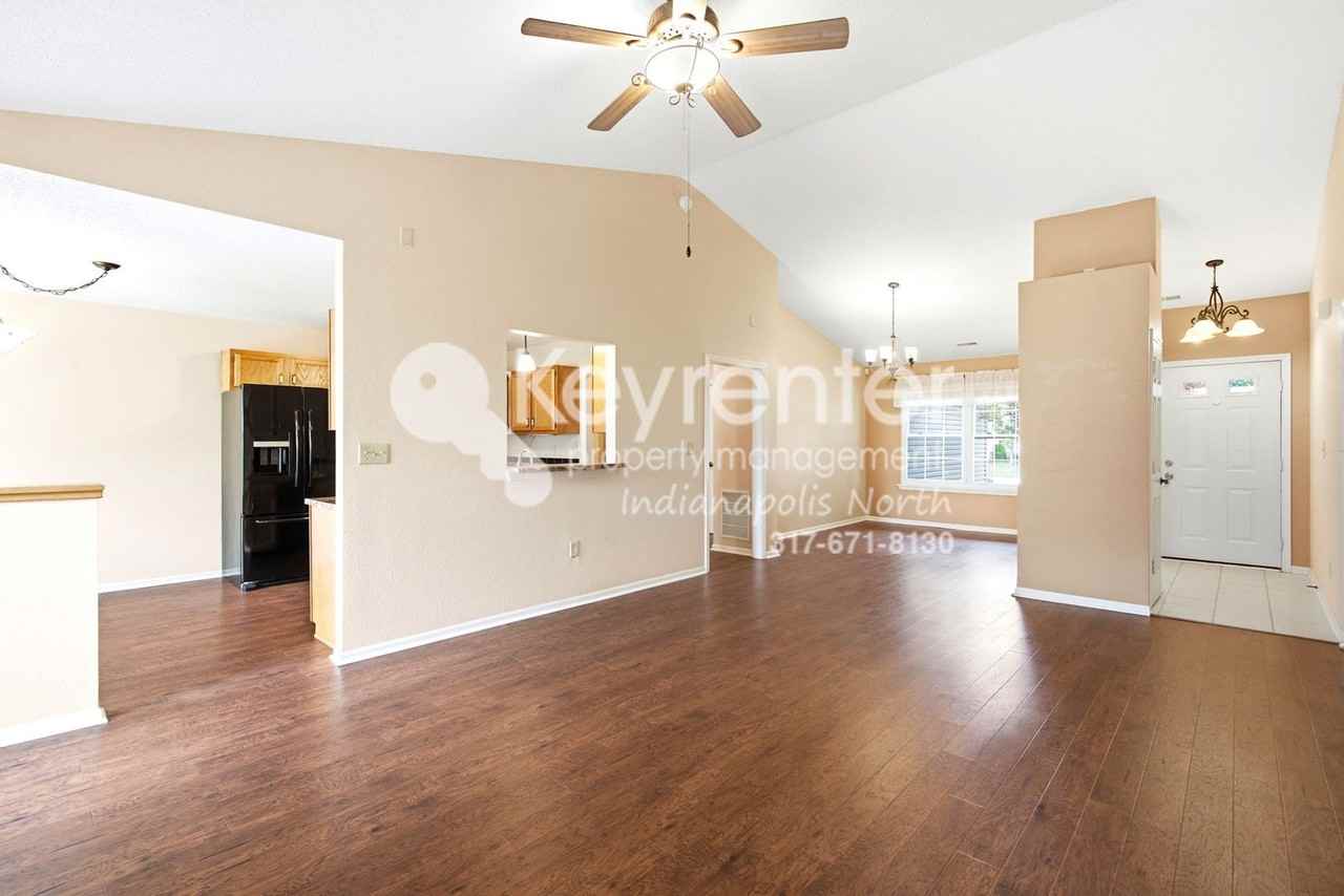 8241 Crosser Cir - Photo 3 of 15