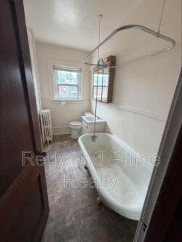 117 S Lloyd St #3 - Photo 3 of 6