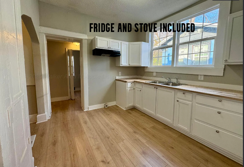 1532 Bay Ave Sw - Photo 3 of 14