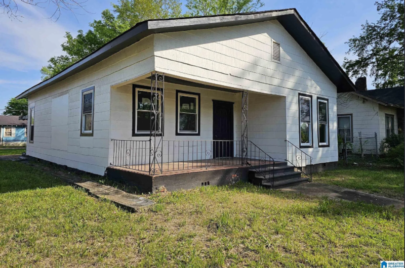1701 Avenue I - Photo 2 of 10