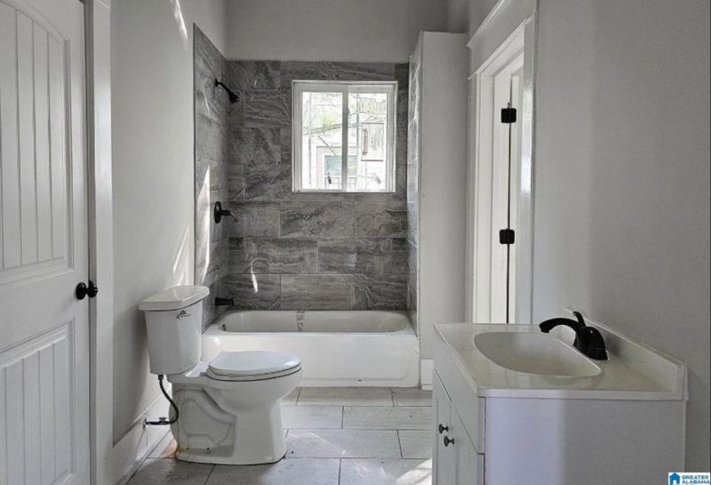 1701 Avenue I - Photo 6 of 10