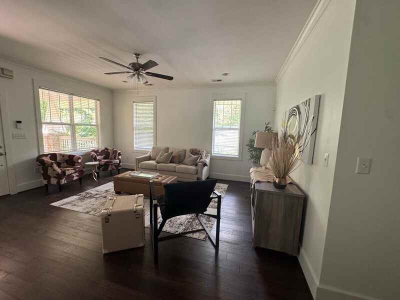 521 59th Pl S - Photo 2 of 17