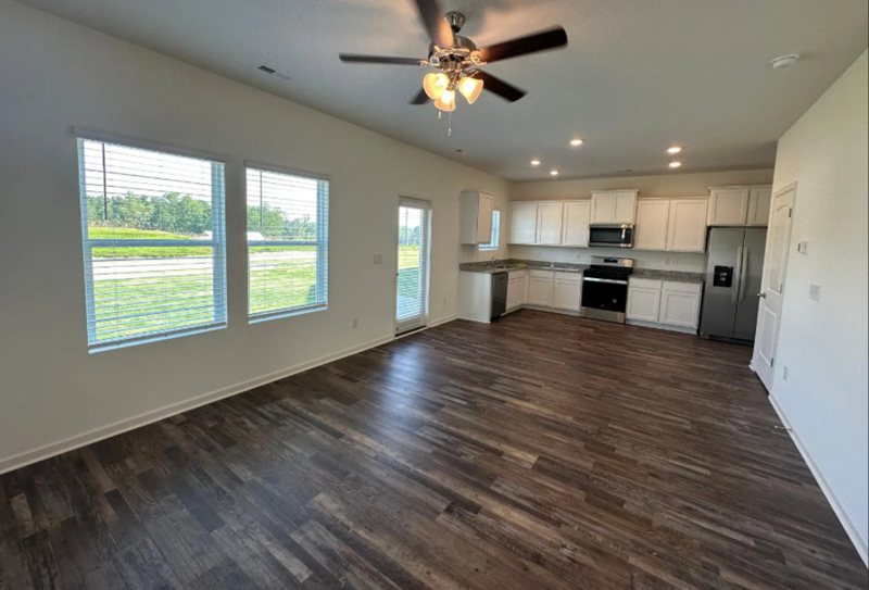 229 Chelsea Park Cir - Photo 2 of 18