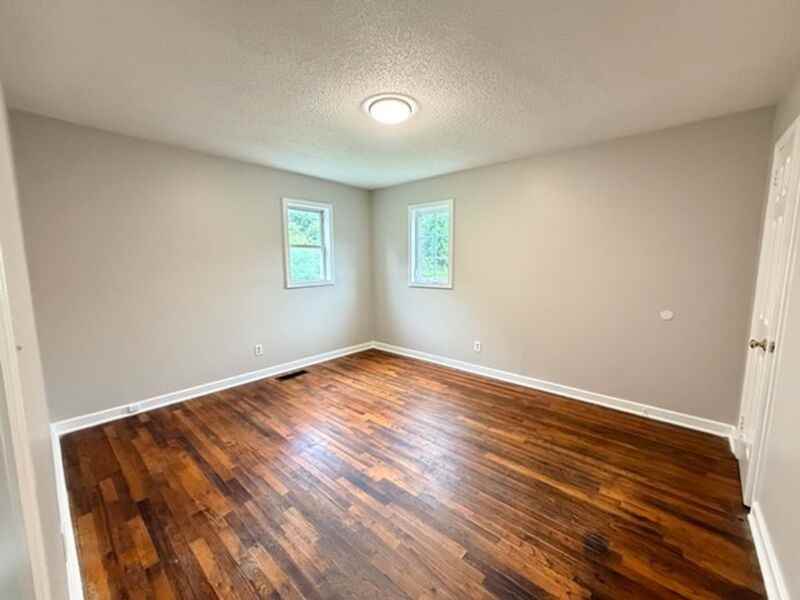 3373 33rd Pl N - Photo 7 of 8