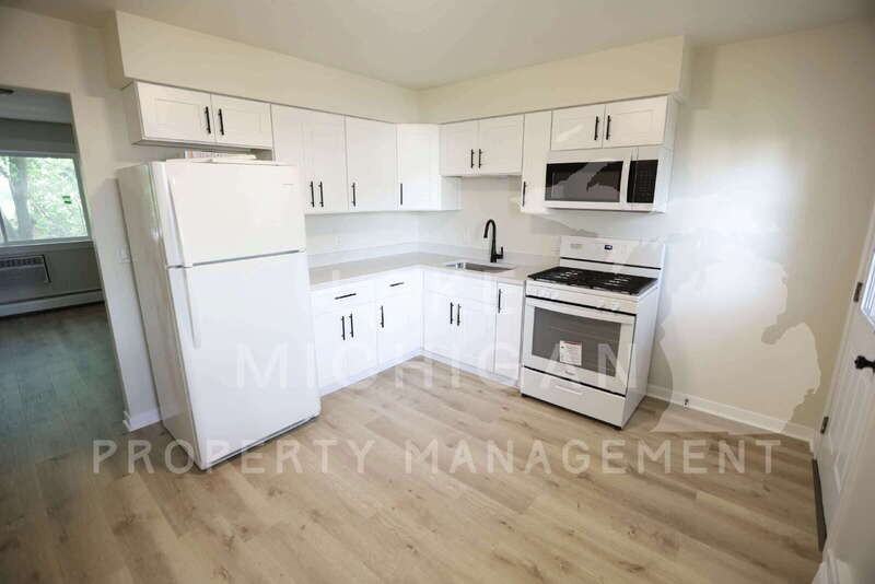 3123 Copley Dr Sw #C - Photo 2 of 7