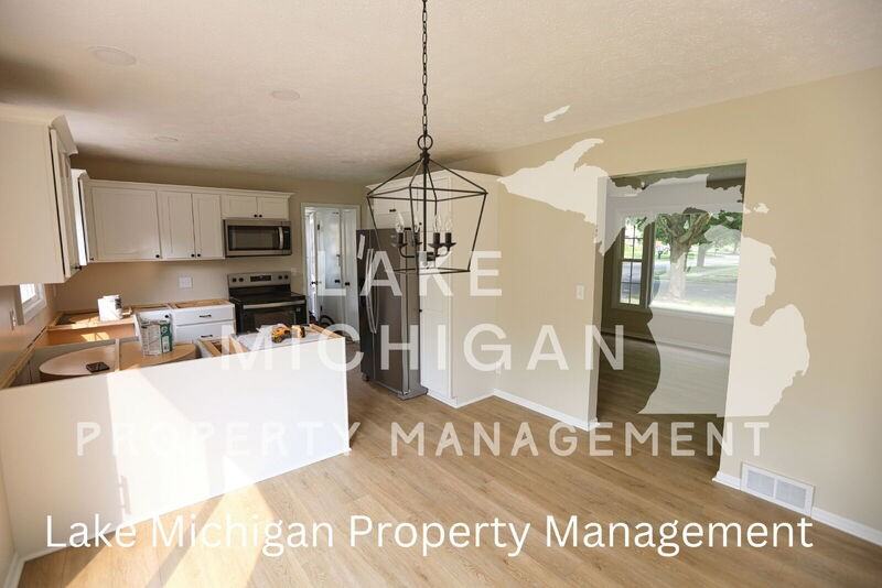 1010 N Hampton Dr Ne - Photo 5 of 17