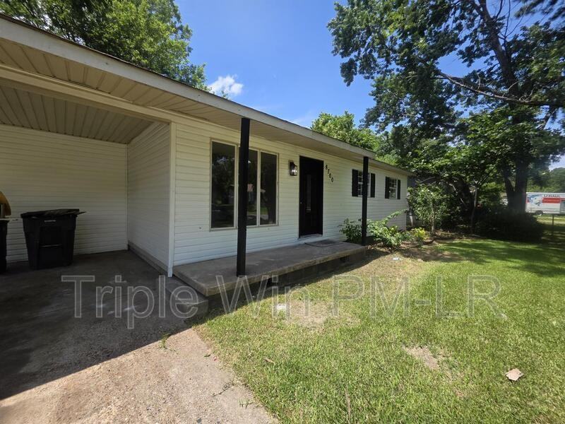 8700 Winston Dr - Photo 3 of 30