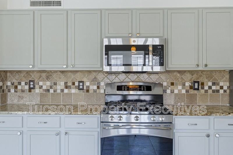 10176 N Nine Iron Dr - Photo 3 of 28