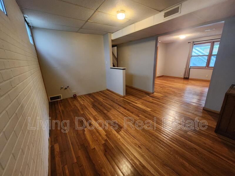 1301 Hill St - Photo 2 of 16