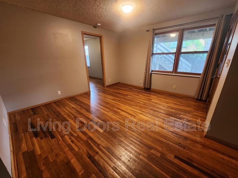 1301 Hill St - Photo 4 of 16