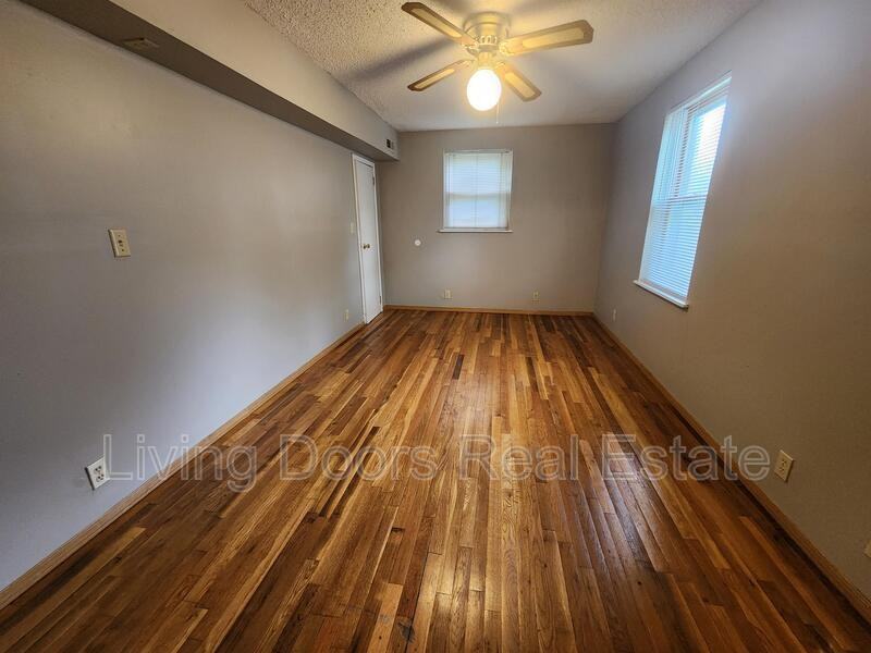 1301 Hill St - Photo 7 of 16